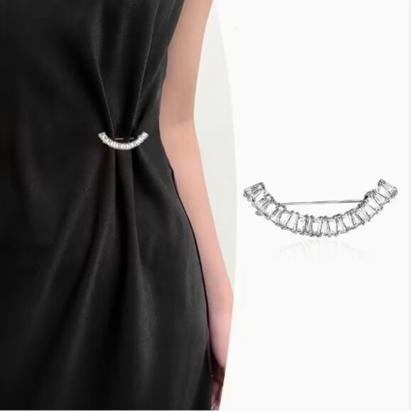 Jewelry Accessories - Silver 2pc Adjustable Clothing Belt Pins